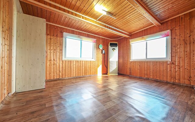 Ganghwado Lakeside & Sky Pension