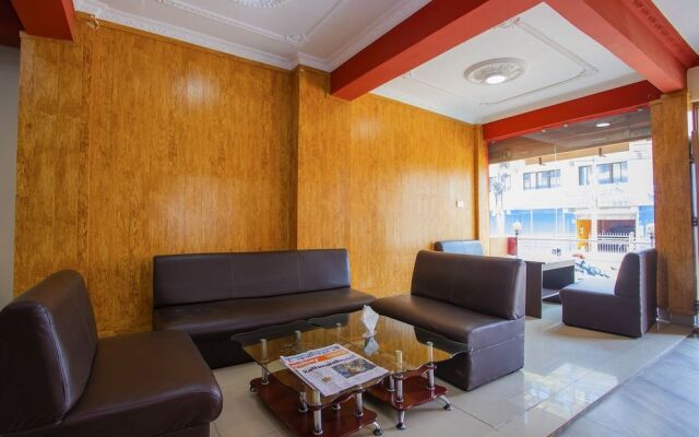 Oyo 414 Hotel Om