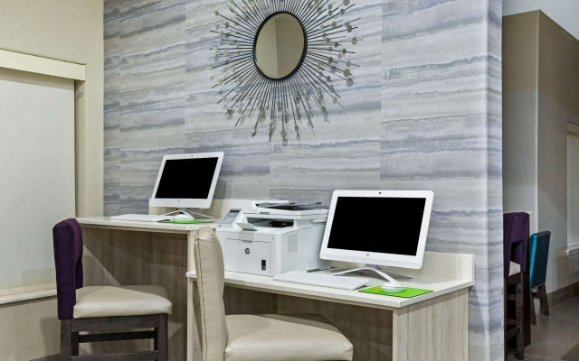 La Quinta Inn & Suites by Wyndham Pharr North McAllen