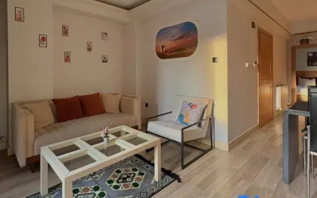 Taksim Square—1BR Deluxe Suite 04
