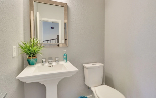 Upscale Pflugerville Paradise w/ Private Pool!