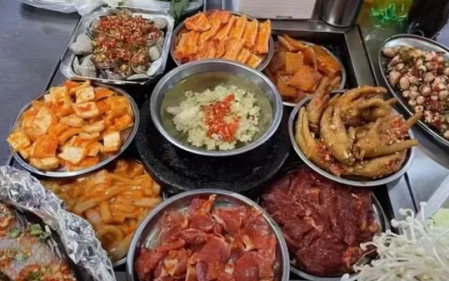 Shilinxuan Holiday Inn (Shilin Scenic Area)