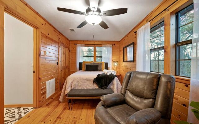 Cabin Creek Fire Pit Hot Tub