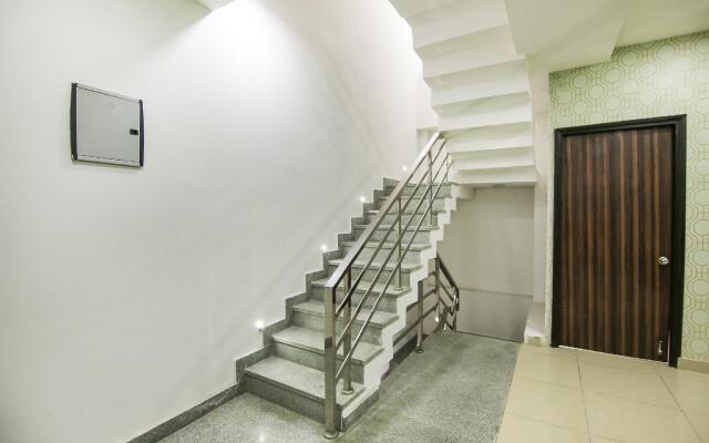 OYO Flagship 76399 Rajouri Garden