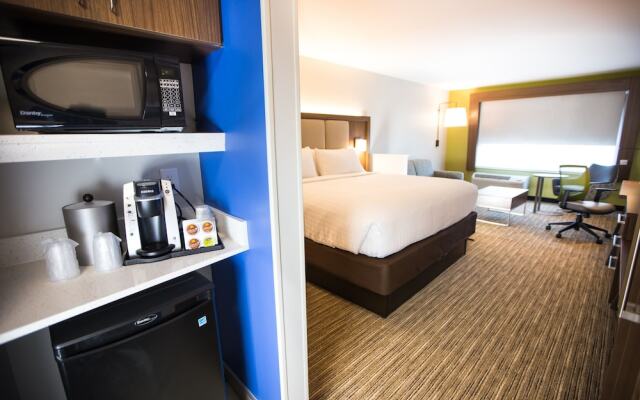 Holiday Inn Express & Suites Greenville S- Piedmont, an IHG Hotel