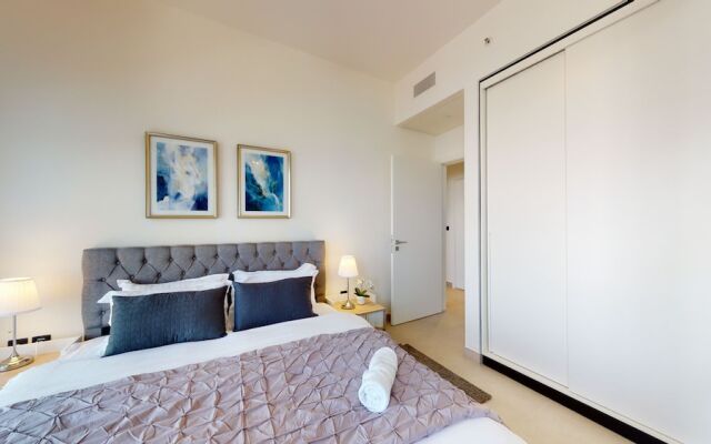 SuperHost - High-End apartment With Burj Khalifa Glimpse