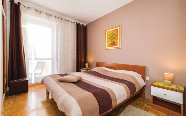 Nice Apartment in Novigrad With 4 Bedrooms