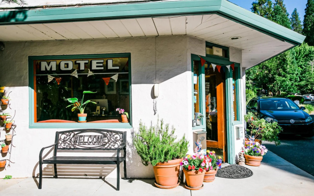 Outside Inn