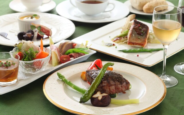 Petit Hotel & Restaurant Old Age