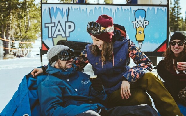 Newly Remodeled 1 Bed and Loft at Lakeland Village