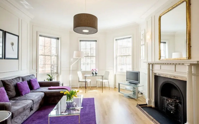 Sloane Avenue Apartment