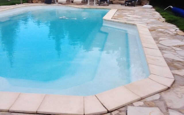 House With 2 Bedrooms in Jouques, With Private Pool, Enclosed Garden a