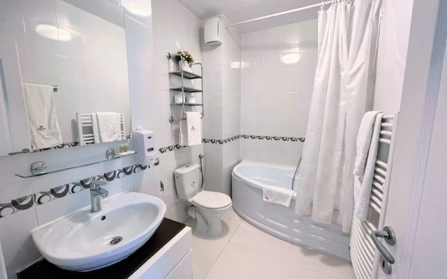 Red Hotel Riviera Suite & Lake