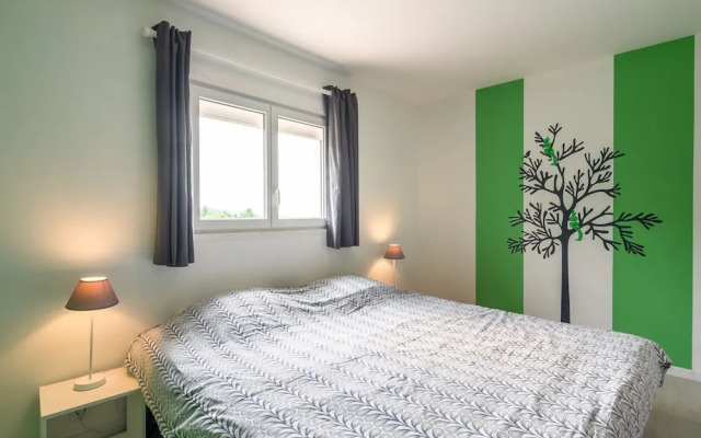 Villa w/ Palm Trees & Pool