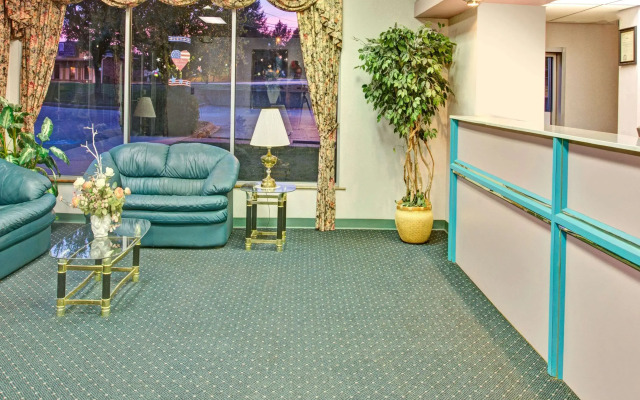 Super 8 by Wyndham Gaffney