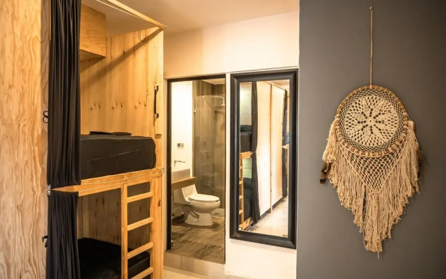 Maui Hostel - Adults Only