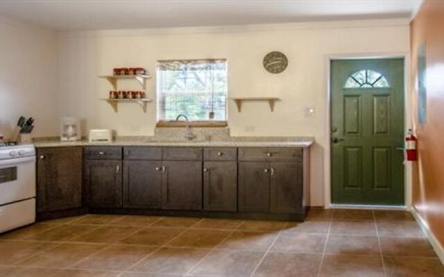 La Cazetta Guest House and Cottages