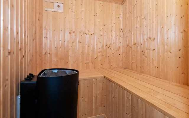5 Star Holiday Home in Henne