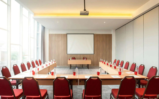 ibis Makassar City Center