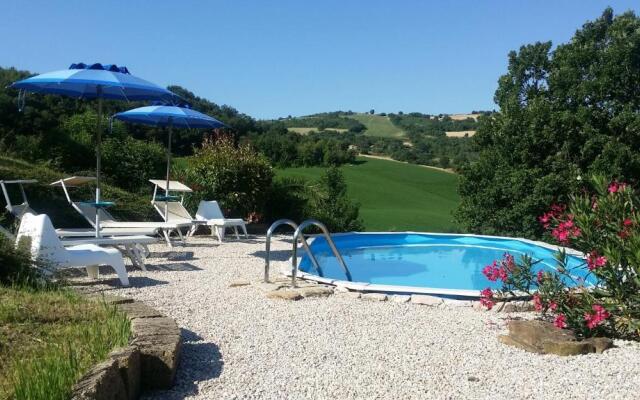 Rosa nel Pozzo Apartments and B&B