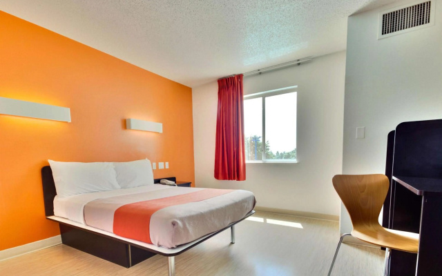 Motel 6 Lewisville, TX - Dallas