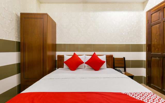 Binh Dung Hotel by OYO Rooms