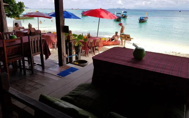 Zanom Sunrise Beach Resort