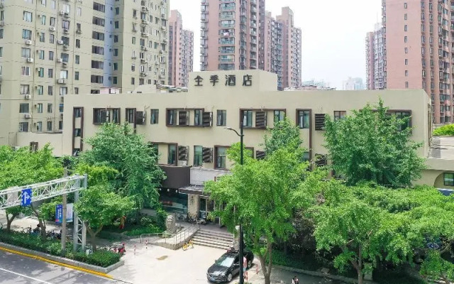 Ji Hotel Hailun Road Metro Station