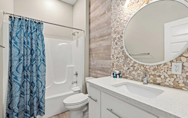 Spacious 4-bed, 3-bath Beach House Sleeps 12 for the Perfect Getaway