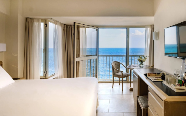 Diplomat Hotel