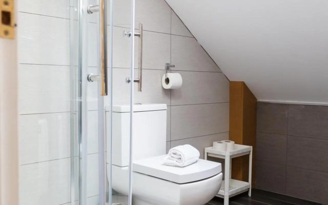 Lovely 2 Bedroom Apartment Near City Centre