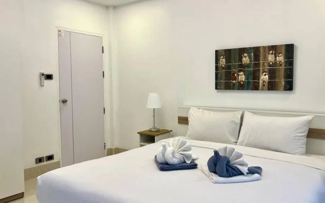 Valley 40 - 2 bdr Private Villa Near Phuket Town