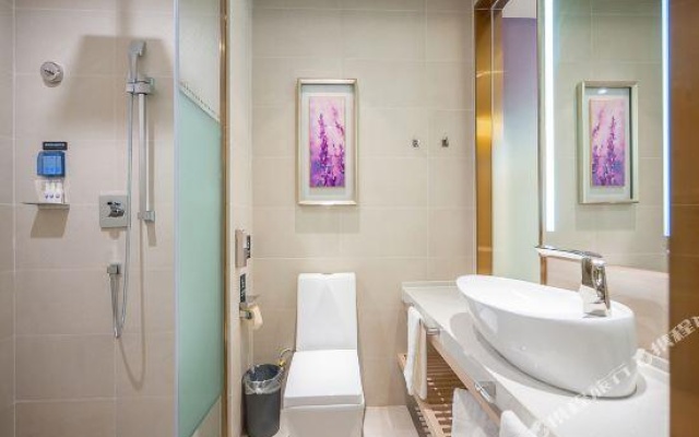 Lifeng Hotel (Beijing Yizhuang Economic and Technological Development Zone store) – Bathroom – Beijing