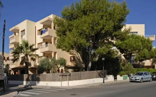 Naixent Apartments