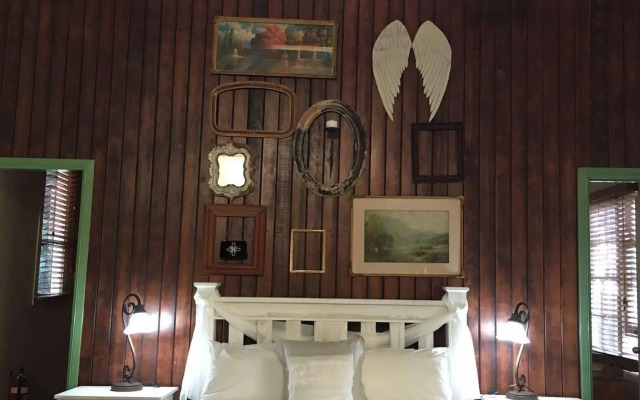 Hillview Cottages