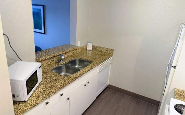 Holiday Inn Hotel & Suites Osoyoos by IHG