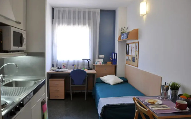 Residencia Universitaria Resa Tomás Alfaro Fournier - Centro Adscrito a REAJ - Campus Accomodation
