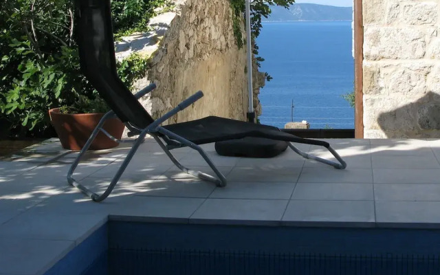 Stylish, Quiet and Beautiful Views Villa With a Pool