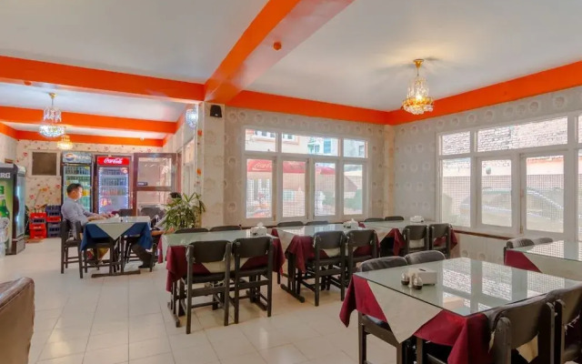 Hotel River Holiday Inn