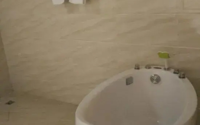 Yu County Yue Yue Business Hotel