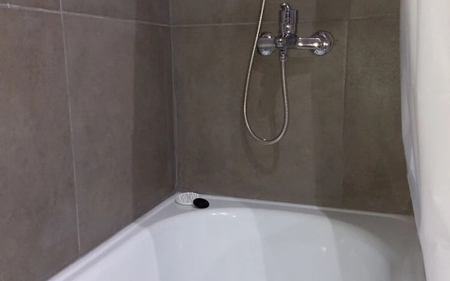 Independencia 1302 9C by HB