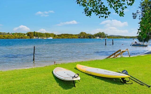 Punt House - riverfront home with ramp access