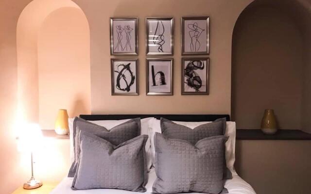 The Herbalist Rooms