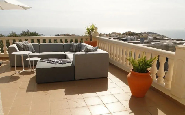 Villa Lirios