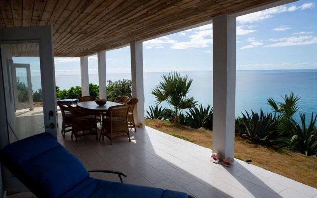 Blue Love Point 3BR by Eleuthera Vacation Rentals