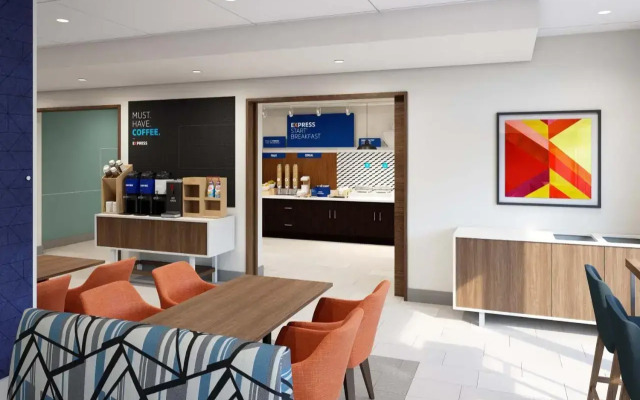 Holiday Inn Express Savannah - Gateway