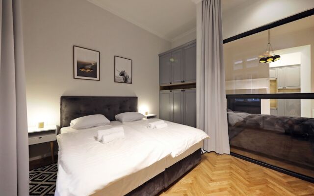Zagreb IN Central Square Apartment