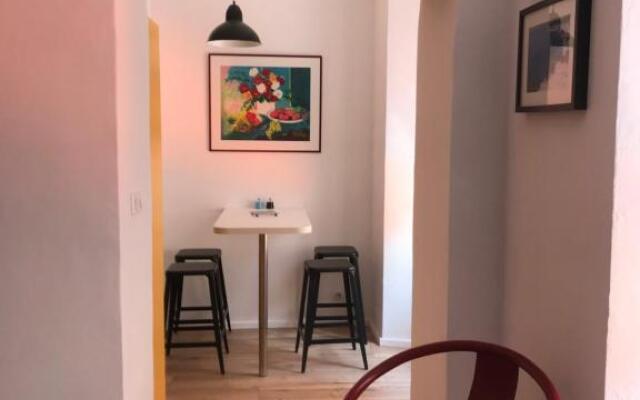 Grand studio rue piétonne Ajaccio