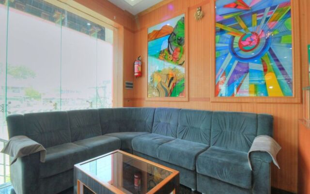 OYO 15948 Hotel Srees