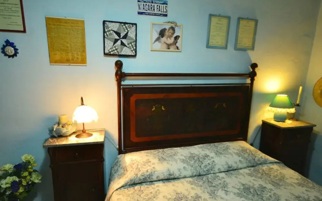 Cozy Holiday Home with a Jacuzzi in Montopoli